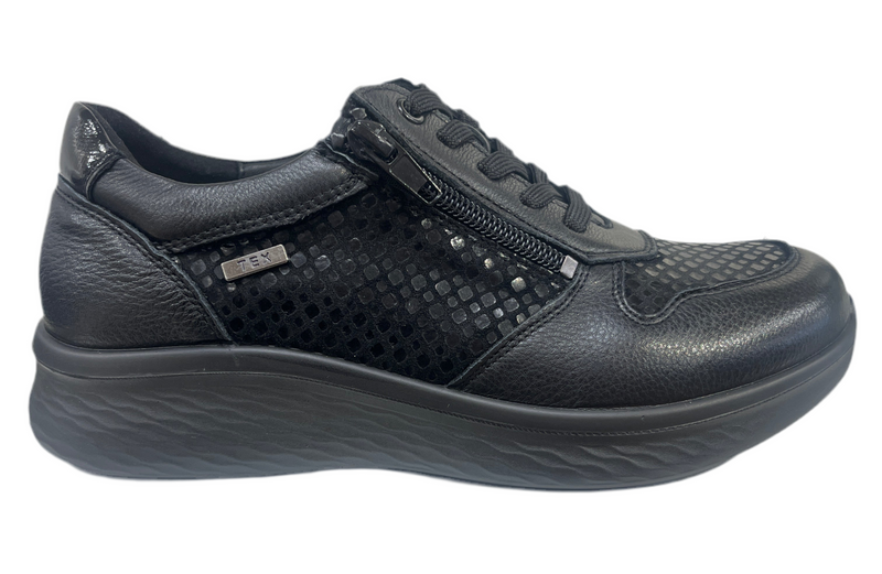 G-Comfort Ladies Wide Laced Shoe P-819