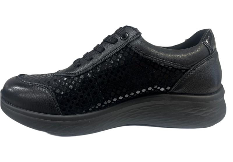 G-Comfort Ladies Wide Laced Shoe P-819