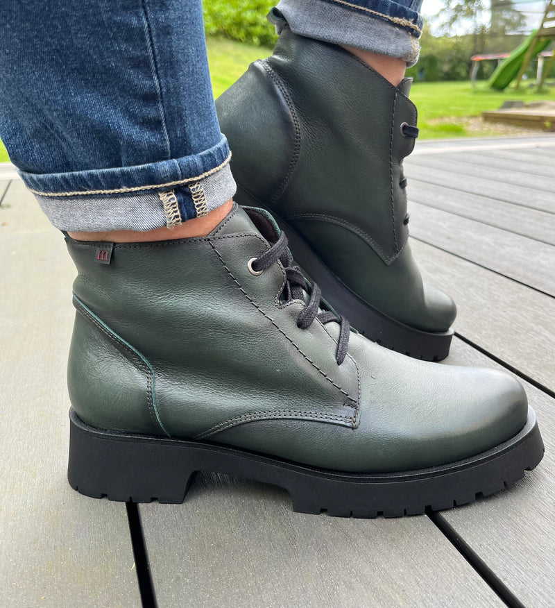 Pepe Menargues Ladies Flat Green Laced Ankle Boot 21187